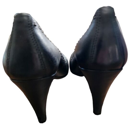 Ecco black leather studded heels Sz 9 (40) - Picture 7 of 7